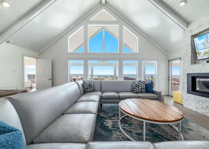 Holiday home At Last By Gsvr - Updated Beachfront With Pool - Free Activities And Golf