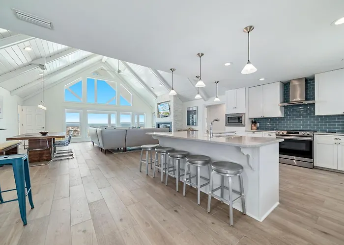 Holiday home At Last By Gsvr - Updated Beachfront With Pool - Free Activities And Golf *